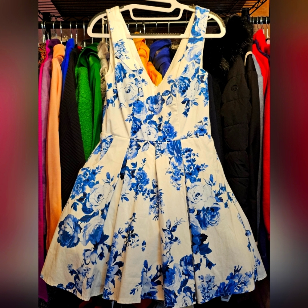 TRIXXI white dress BLUE FLOWERS netting under dress 2keep its shape NWT sz5